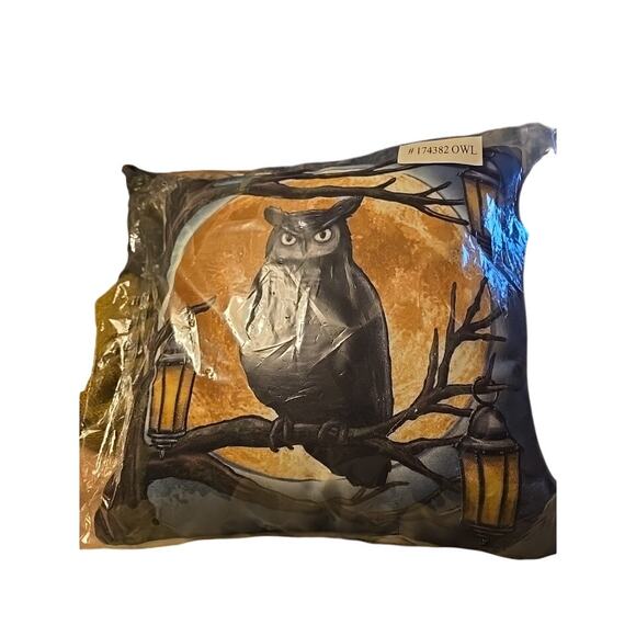 Grandin Road Holloween pillow owl with light up eyes new in bag - Picture 1 of 7